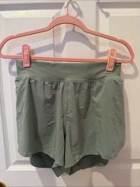 CRZ Yoga Women's Sage Green Athletic Shorts sz L